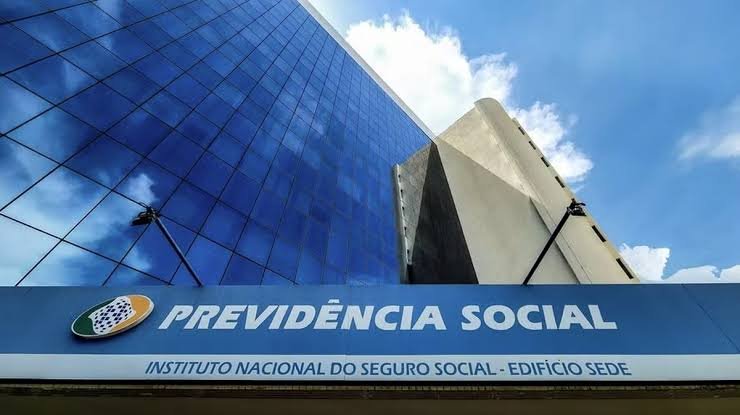 Governo aguarda STF para definir devolução de descontos do INSS